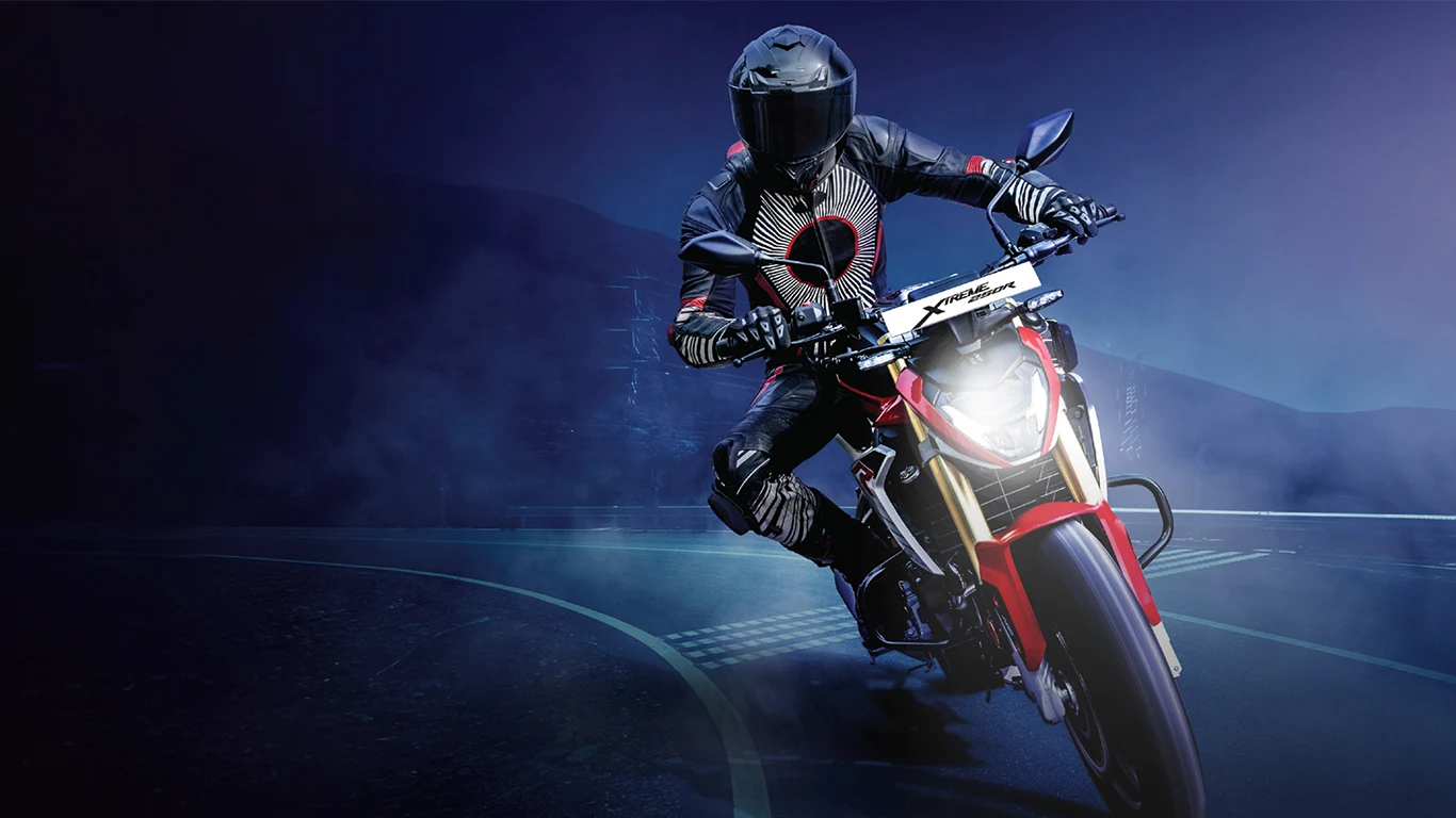 Hero Xtreme 250R Viene con un motor de 250cc, doble árbol de levas (DOHC) y 4 válvulas.